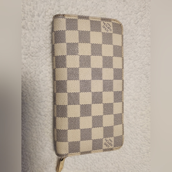 Lv zippy arzu Sold! - Picture 1 of 11